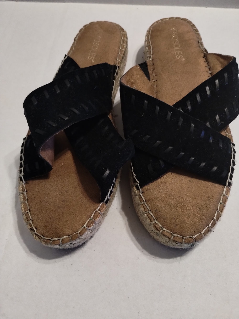 AEROSOLES Black Crisscross Espadrille Slides